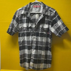 Vans “off the wall” Black/gray/white plaid shorts sleeve button down shirt. Sz L